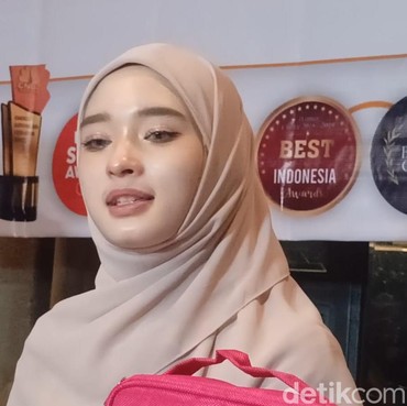 Inara Rusli Kenakan Cadar karena Virgoun Kesal Istri Digoda Pria