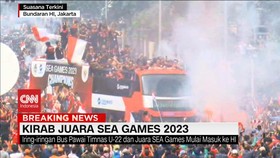 VIDEO: Masyarakat Tumpah Ruah di Bundaran HI Ramaikan Kirab Juara