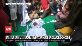 VIDEO: Merasa Difitnah, Pria Lakukan Sumpah Pocong