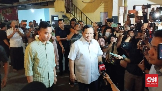 Wali Kota Solo Gibran Rakabuming Raka menanggapi semua kritikan yang disampaikan netizen dalam cuitan Twitter terkait pertemuannya dengan Prabowo Subianto.