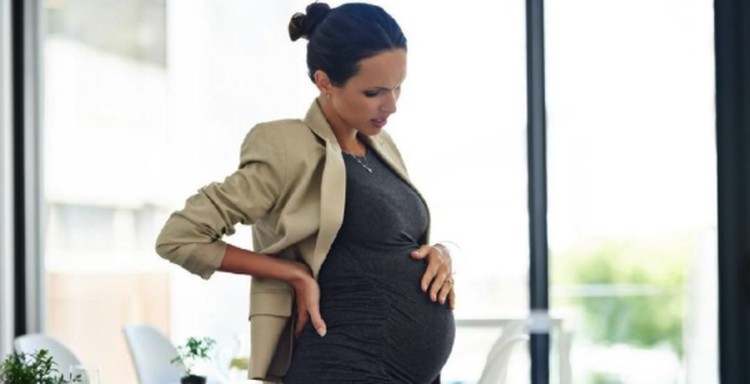 Apakah bumil belakangan sering merasakan kram sebelah kanan? Yuk cari tahu penyebab perut ibu hamil kram sebelah kanan dan cara meredakannya berikut ini.