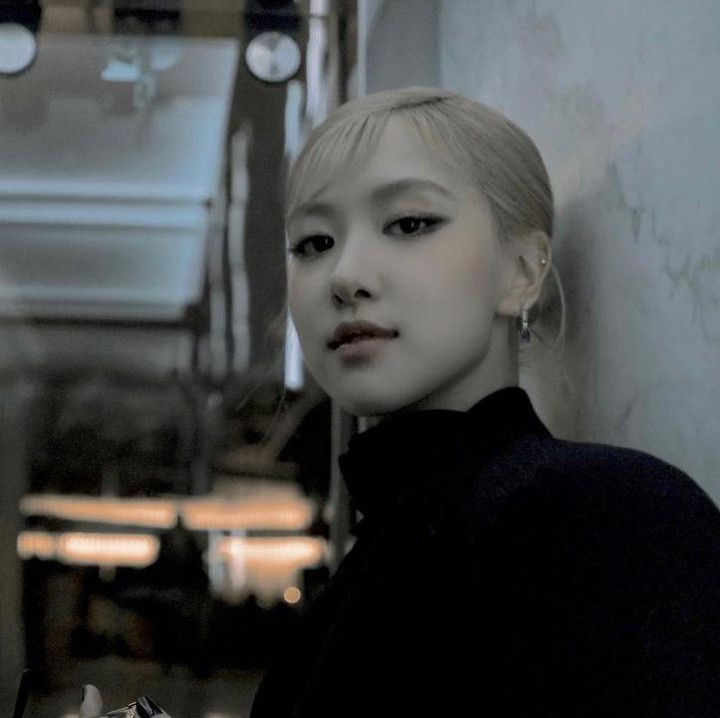 <p>Gelaran Cannes Film Festival kembali digelar. Di acara bergengsi itu, Rose BLACKPINK turut hadir sebagai salah satu tamu undangan. (Foto: Instagram @roses_are_rosie)</p>