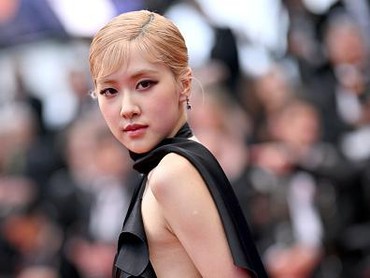 img-title Rose Disebut Jadi Satu-satunya Member BLACKPINK yang Perpanjang Kontrak