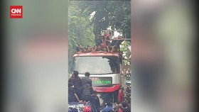 VIDEO: Momen Arak-arakan TImnas U-22 Mulai Bergerak Menuju Bundaran HI