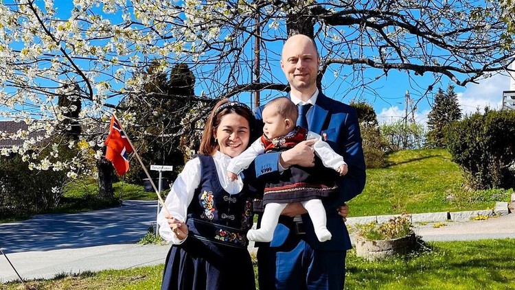 Allosia Nordeng melahirkan di norwegia