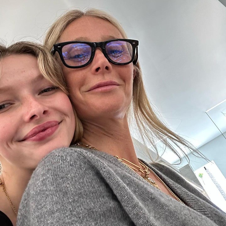 <p>Nama Apple sebelumnya sempat menjadi perbincangan hangat publik. Pasalnya, nama tersebut sangat unik, Bunda. Usut punya usut, ternyata nama itu merupakan ide sang Ayah, lho. (Foto: instagram.com/gwynethpaltrow)</p>