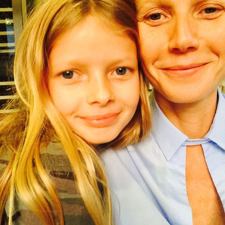 <p>Menikah dengan Gwyneth Paltrow pada 2003 silam, Chris Martin dikaruniai seorang anak perempuan yang kini sudah tumbuh menjadi gadis cantik yang memesona. Ia adalah Apple Martin. (Foto: instagram.com/gwynethpaltrow)</p>