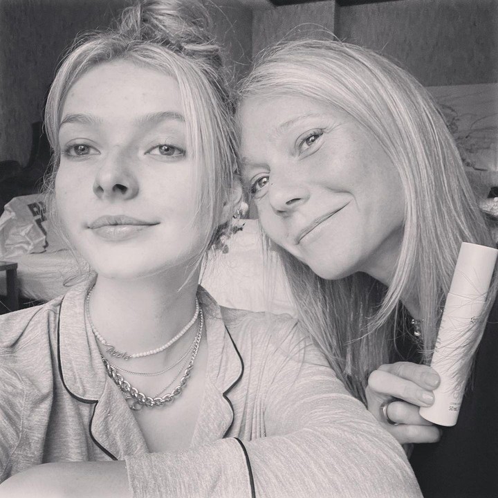 <p>Apple sudah beranjak dewasa itu kini sedang mengenyam pendidikan di tingkat universitas. Tak lagi tinggal serumah, sang Bunda mengaku sangat sedih dan kesulitan beradaptasi dengan situasi baru ini. (Foto: instagram.com/gwynethpaltrow)</p>