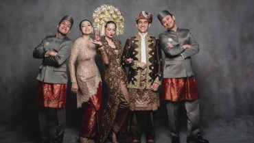 img-title Desta dan Natasha Rizki Tampil Bersama di Pernikahan Enzy Storia