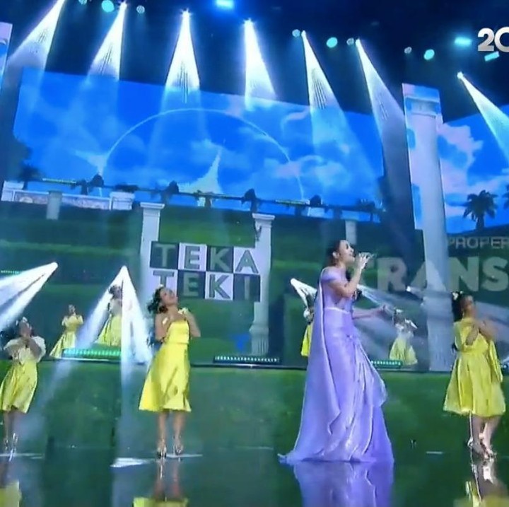 <p>Selain JKT48, ada pula Raisa yang menyanyikan lagu 'Teka-teki', lalu dilanjut dengan penampilan GAC dengan lagu Bahagia. (Foto: dok. Transmedia)</p>