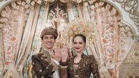 Diam-diam Menikah, Intip Potret Cantik Enzy Storia Jadi Pengantin Minang