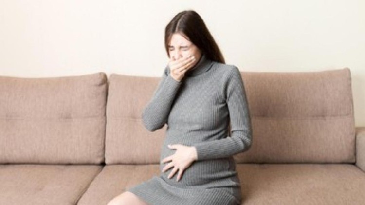Mengenal Dry Heaving, Kondisi Terasa Mual tapi Tidak Muntah saat Hamil Dry heaving adalah kondisi saat bumil merasa mual tapi tidak muntah saat hamil. Ini biasanya terjadi di trimester 1 dan merupakan bagian dari morning sickness.