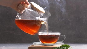 Benarkah Minum Teh Saat Berbuka dan Sahur Tidak Dianjurkan?