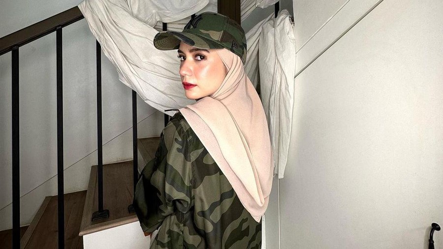 Lepas Hijab, Putri Anne Tutupi Kepala Pakai Topi Saat Liburan ke Australia
