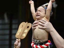 Negara Asia Rogoh Miliaran Dolar Agar Warganya Mau Punya Anak, Berhasil?