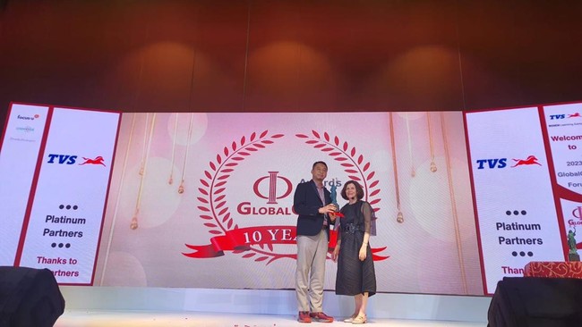PLN CorpU mendapat penghargaan tertinggi kategori Gold Award untuk kategori culture pada ajang Global Council of Corporate University Forum di Bangalore, India.