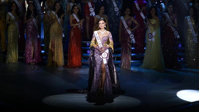 Berjuang dua kali untuk ikut kontes Puteri Indonesia, Farhana Nariswari akhirnya berhasil menjadi Puteri Indonesia 2023. Ini perjuangannya.