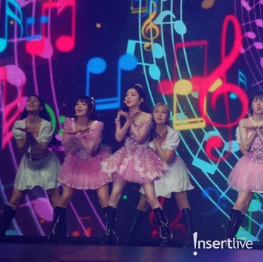 Konser Red Velvet Pecah, Wendy Takjub Reveluv Ikut Nyanyi