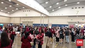 Semarak Hitam-Merah ReVeluv Sambut Konser Red Velvet di Indonesia