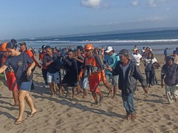Korban Terseret Ombak di Petitenget Ditemukan Tewas di Depan Hotel Seminyak