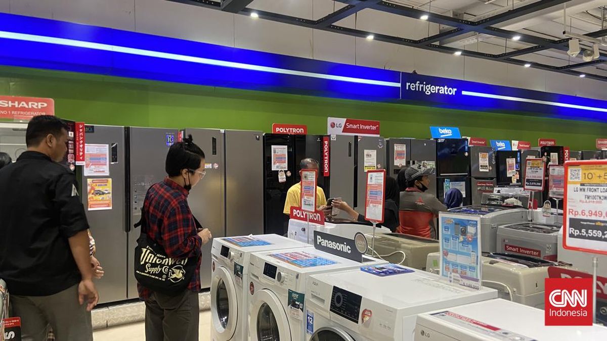 Aneka Barang Elektronik Banting Harga di Transmart Full Day Sale
