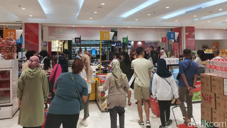 Transmart Full Day Sale di Cibubur