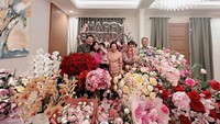 <p>Ya, rumah mereka dipenuhi mawar untuk memeriahkan hari ulang tahun Puput. Melalui caption, Puput mengungkapkan isi hati dan perasaannya. (Foto: Instagram @btpnd)<br /><br /><br /></p>