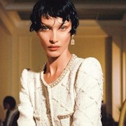 7 Selebriti Perempuan Ini Terang-Terangan Pernah Mengalami Imposter Syndrome, Ada Bella Hadid!