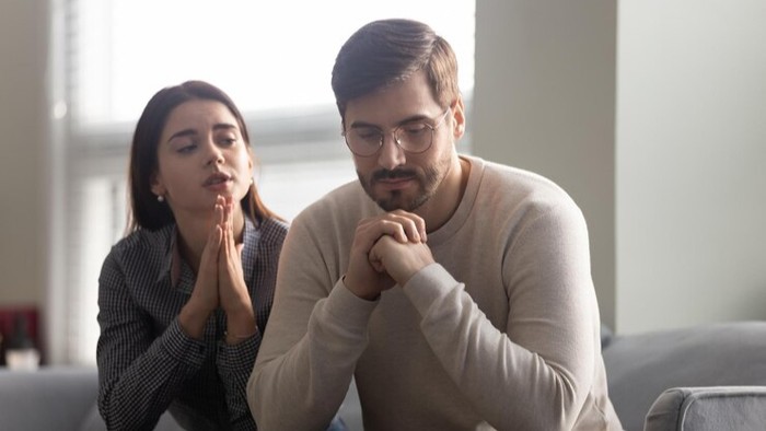 Hindari kata-kata ini jika ingin meminta maaf dengan tulus/Foto: Freepik.com/gzorgz