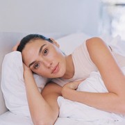 6 Rahasia Perawatan Kulit Ala Gal Gadot yang Membuat Kulitnya Cantik Glowing, Mau Sontek?