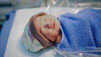 <p>Kesha pun tak sungkan membagikan potret anak keduanya yang baru lahir. Tak hanya itu, ia juga mengungkap&nbsp;nama anak keduanya yang cantik, yakni Aisha Kaluna Letecia. (Foto: Instagram@kesharatuliu05)</p>