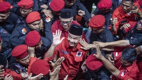 Ganjar Respons Relawan Gibran-Jokowi Dukung Prabowo: Boleh