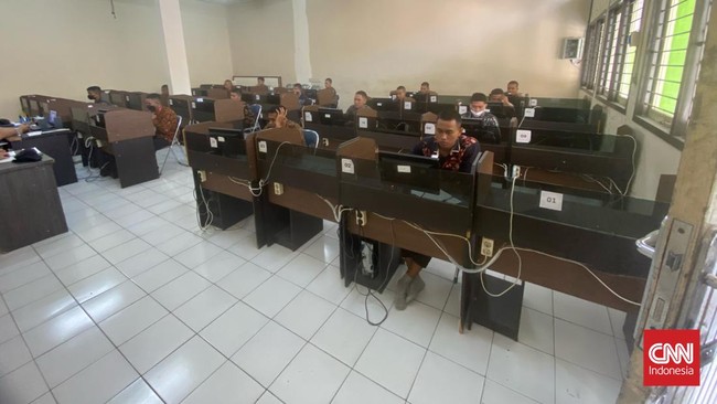 Bintara Muda yang Berjasa Menangkal Begal Dianugerahi Penghargaan oleh Kapolri