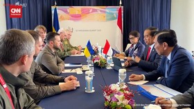 VIDEO: Pertemuan Jokowi dan Presiden Ukraina Zelensky di Sela KTT G-7