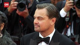 VIDEO: Leonardo DiCaprio Mencuri Perhatian di Karpet Merah Cannes