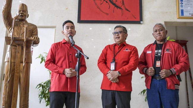 Sekjen PDIP Hasto Kristiyanto menyebut Gibran Rakabuming Raka telah mengembalikan kartu tanda anggota (KTA) PDIP dan sudah pamit dari partai.