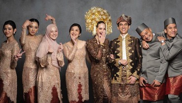 img-title Tatapan Sayang Desta ke Natasha Rizki Bikin Baper di Nikahan Enzy Storia