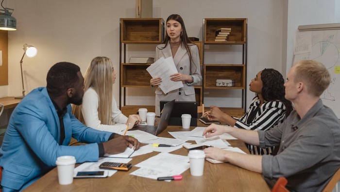 Panduan Lancar Bicara dalam Forum untuk Kaum Introvert, Ada 4 Langkah