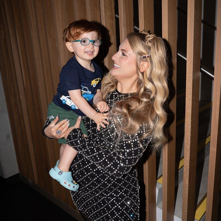 <p>Meski sibuk dan tengah hamil, Meghan tetap menyediakan waktu berkualitas untuk anak pertamanya. Keduanya seperti sama-sama tak sabar menanti kehadiran anggota keluarga baru. (Foto: Instagram @meghantrainor)</p>