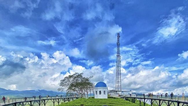Tempat wisata yang bagus tidak selalu mematok tiket masuk yang mahal. Berikut sejumlah tempat wisata di Bandung yang murah tapi keren.