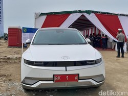 Sebelum Beli 10 Mobil Listrik, Bobby Ngaku Mobil Dinas Lama Dilelang