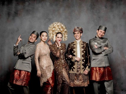 5 Potret Vincent Rompies yang Jadi Saksi di Pernikahan Enzy Storia, Curi Perhatian Publik