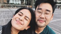 7 Potret Momen Gemas Maudy Ayunda dan Suami Korea Rayakan Anniversary Pertama