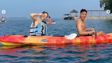 img-title Heboh Video Syur, Gaya Pacaran Rebecca Klopper & Fadly Sempat Dinilai Vulgar