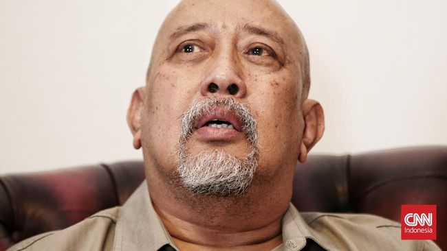 Indro masih ingat jelas bagaimana detik-detik terakhir ia berkomunikasi dengan 'abang' terakhirnya di Warkop DKI, Wahjoe Sardono alias Dono.