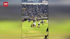 VIDEO: 12 Orang Tewas Saat Kericuhan Di Liga El Salvador