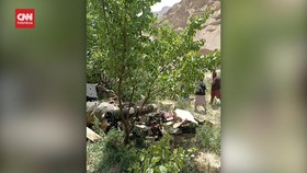 VIDEO: Helikopter Buatan AS Jatuh di Afganistan. 2 Pilot Taliban Tewas