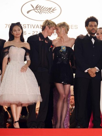 Kumpulan Gaya Jennie BLACKPINK dan Lily-Rose Depp saat Promosikan The Idol di Cannes Film Festival