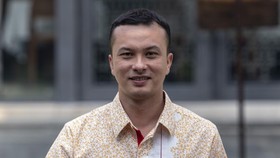 Nicholas Saputra Pamer Foto Shirtless, Netizen Geger