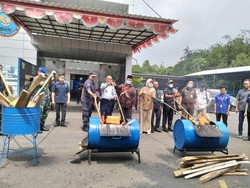 BNN Banten Musnahkan 52 Kg Ganja dari Penangkapan Oknum TNI di Tangerang